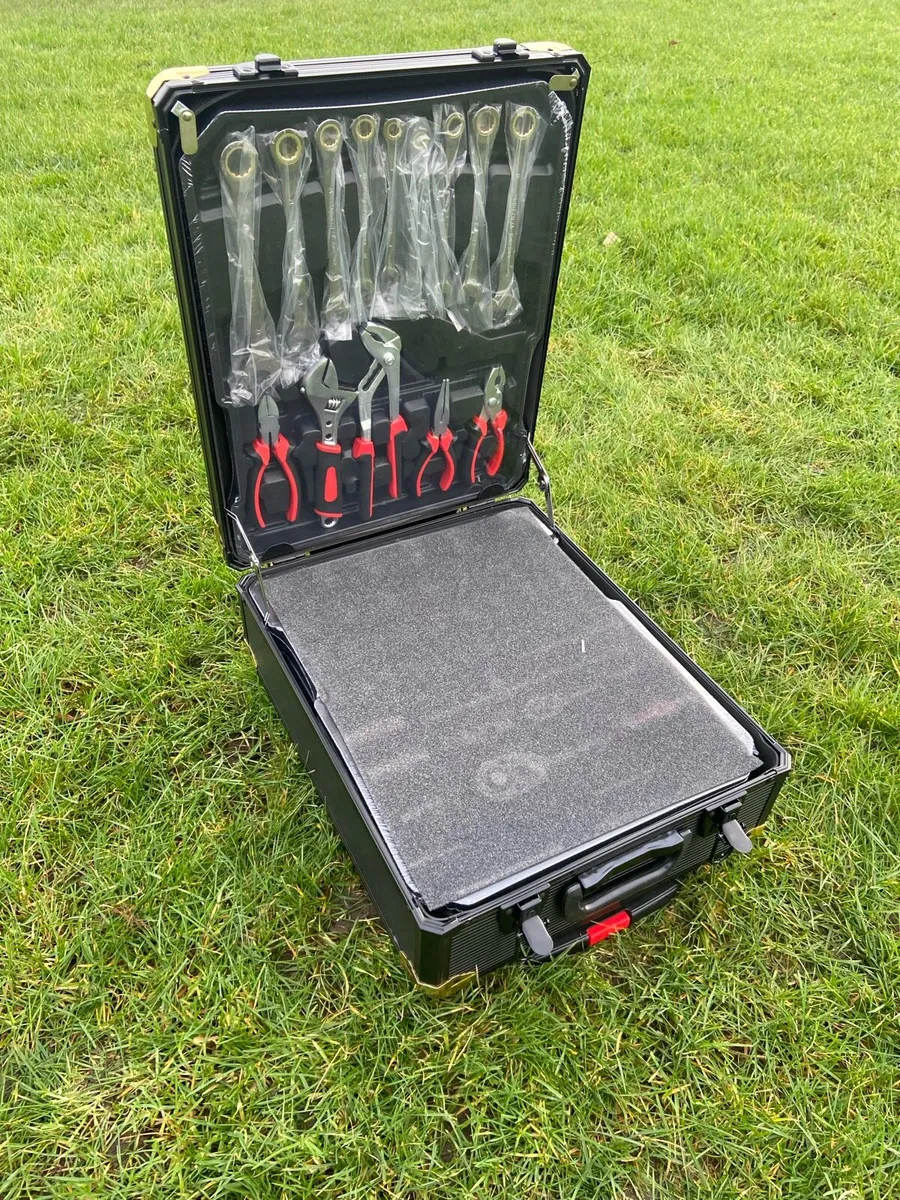 Toolbox with tools - Image 4