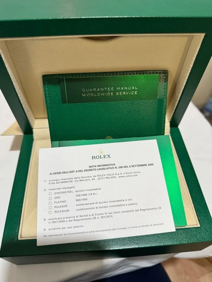 Rolex Oyster, 41 mm, Oystersteel and yellow gold Reference 126333 - Image 4