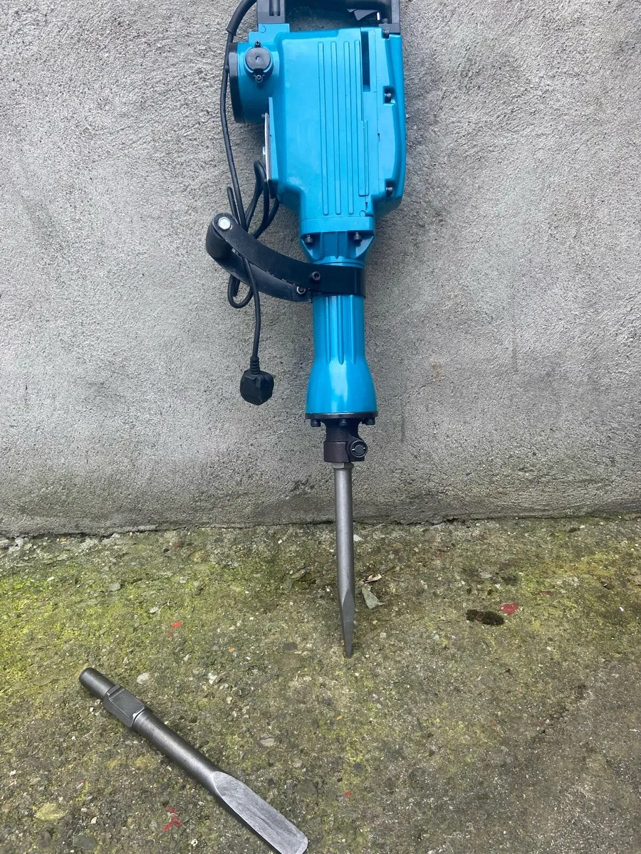 Kango hammer set free delivery - Image 1