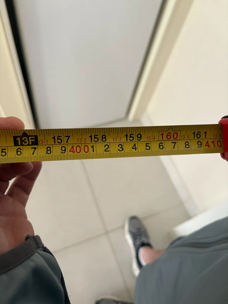 Fitted kitchen and Appliances need gone - Image 4