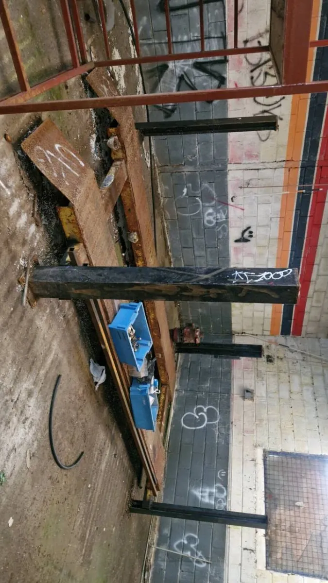 Vintage 4 post laycock ramp - Image 4