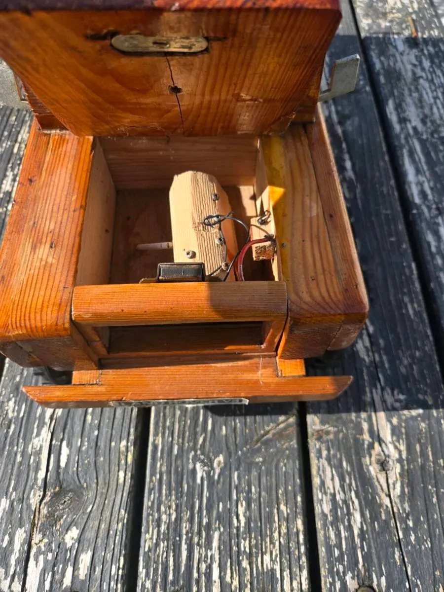 Scratch made detailed replica of jeep - Image 2