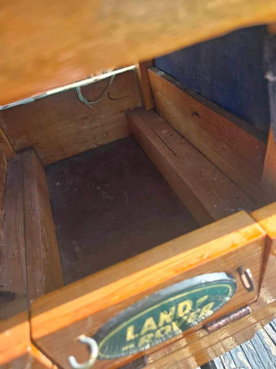 Scratch made detailed replica of jeep - Image 3