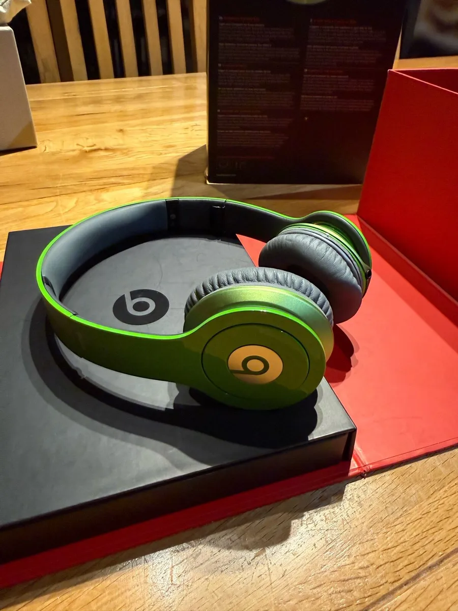Beats headphones - Image 4