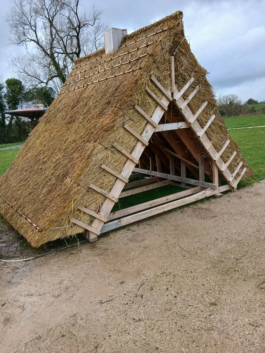 Tatched room - Image 3