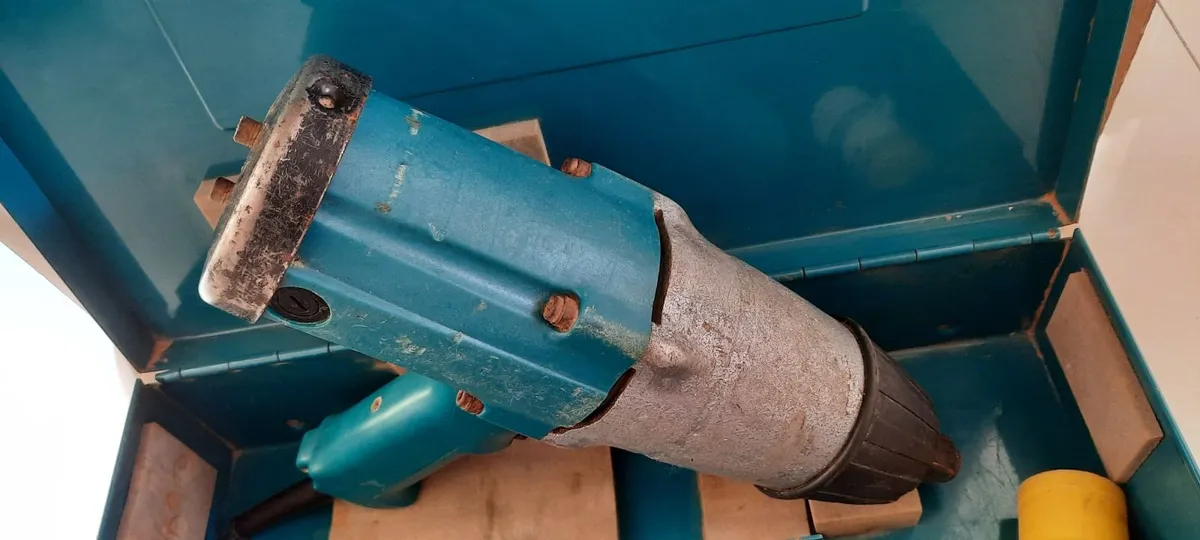 Makita 6906 19mm impact wrench 110v - Image 3