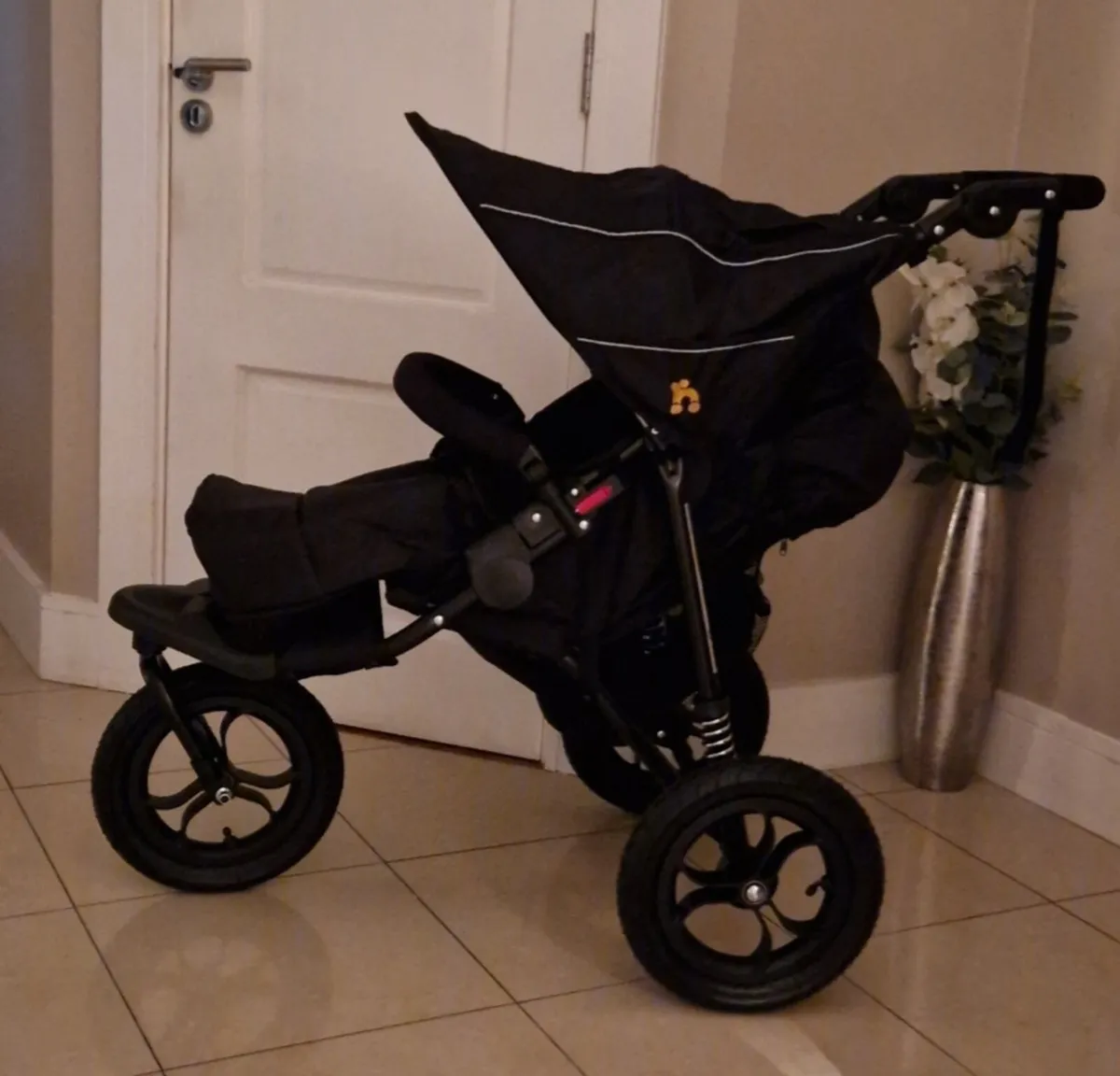 Out n about single nipper v4 - Image 2