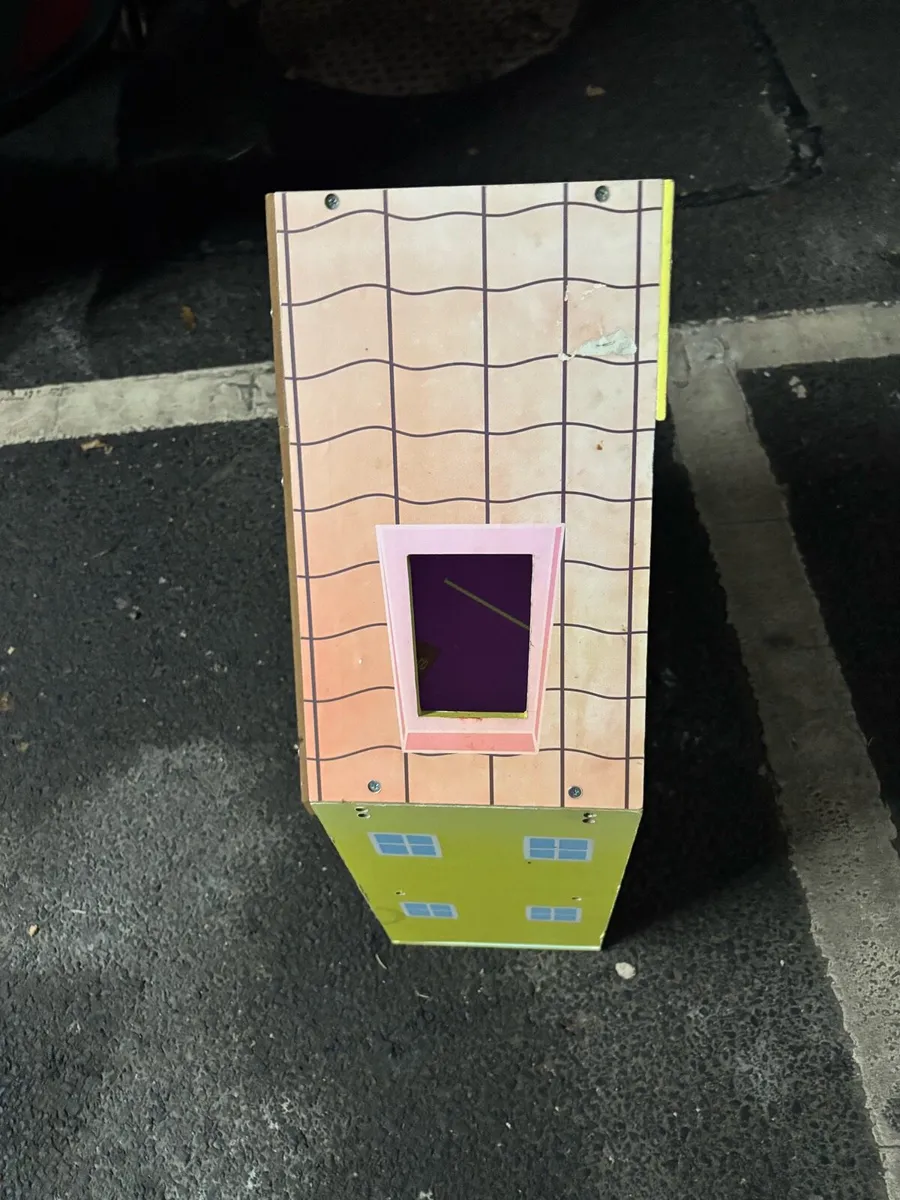 Peppa Pig Wooden Dolls House + Accessories - Image 2