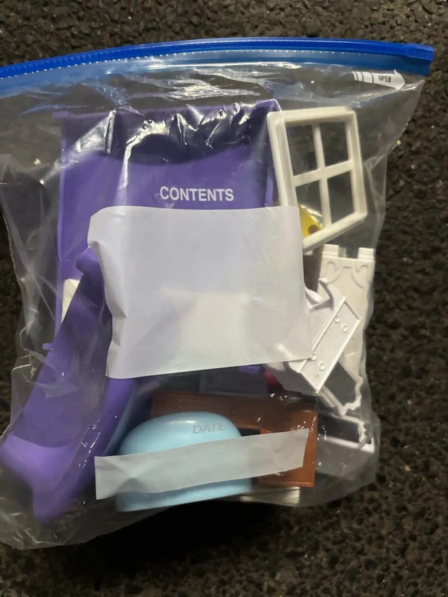 Peppa Pig Wooden Dolls House + Accessories - Image 3