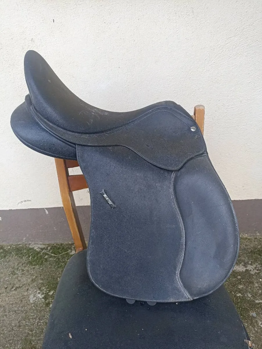 Wintec Saddles - Image 1