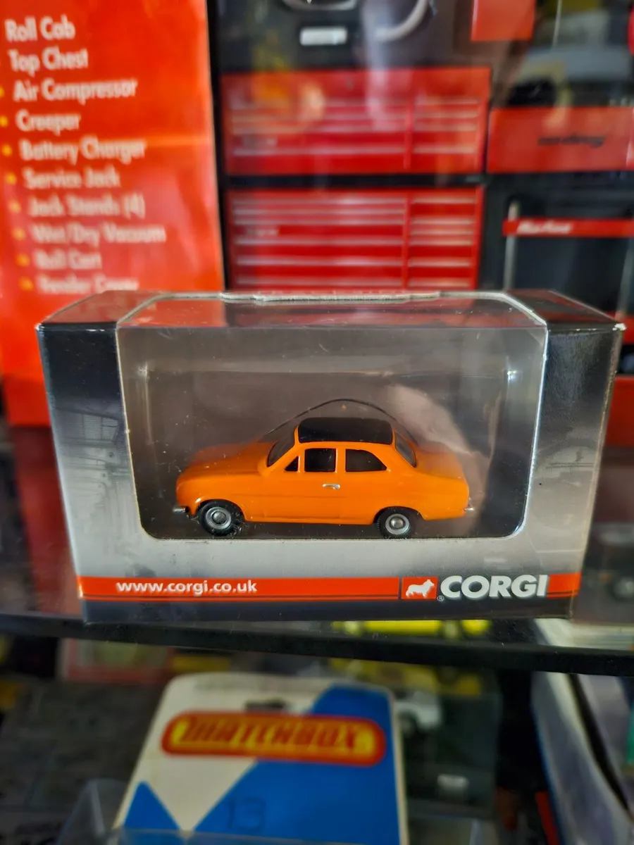 Corgi Trackside Ford Escort MKI