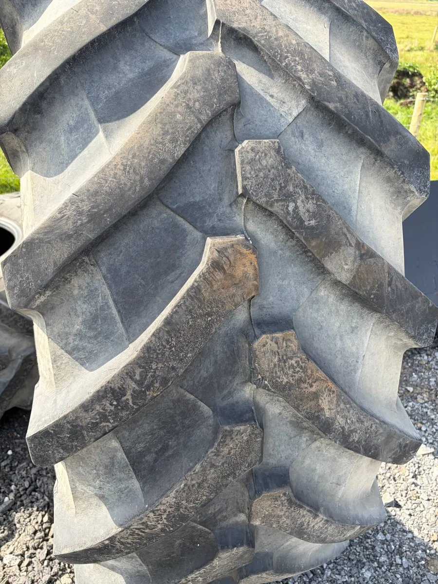 Trelleborg tyers 650/65/38 - Image 1