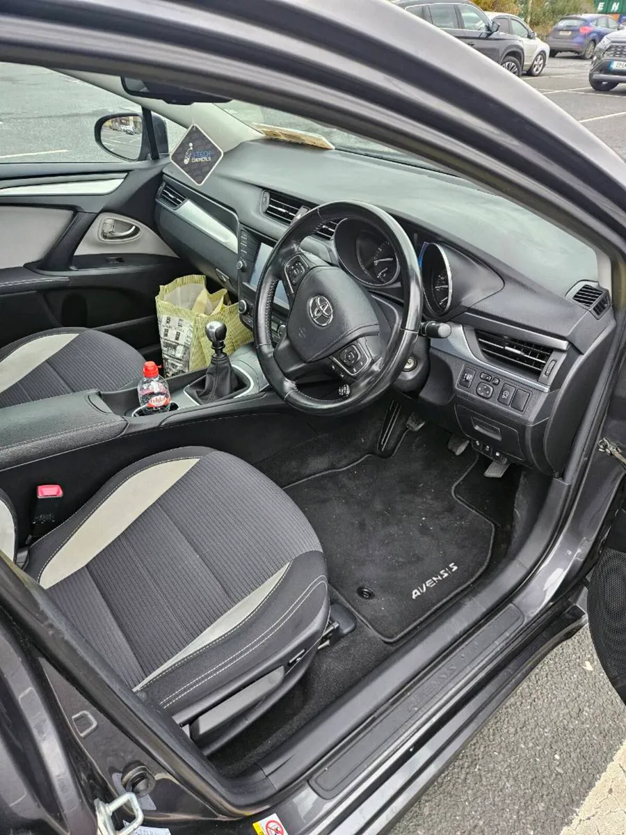 2017 Toyota Avensis 2.0 D4D Business Edition - Image 4