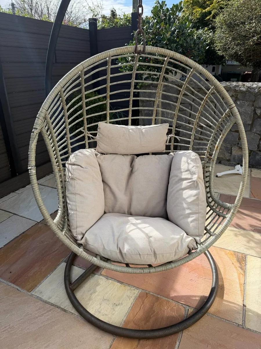 Swing chair - Image 1