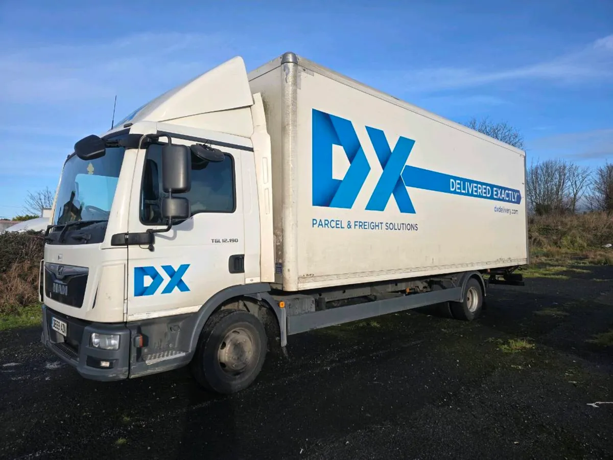 2019 MAN TGL 12 TON 190 6 SPEED MANUAL LOW KMS - Image 3