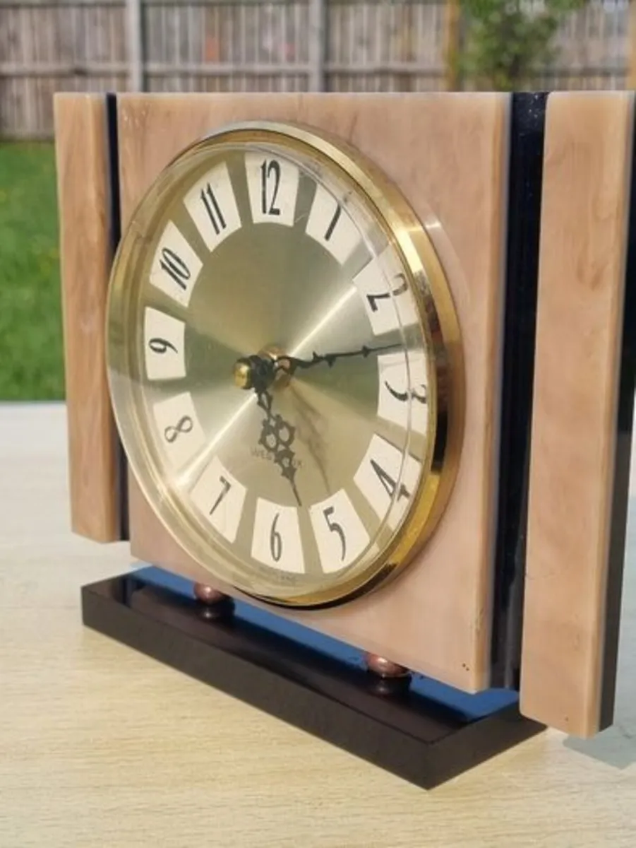 Vintage Bakelite Clock - Westclox - Image 4