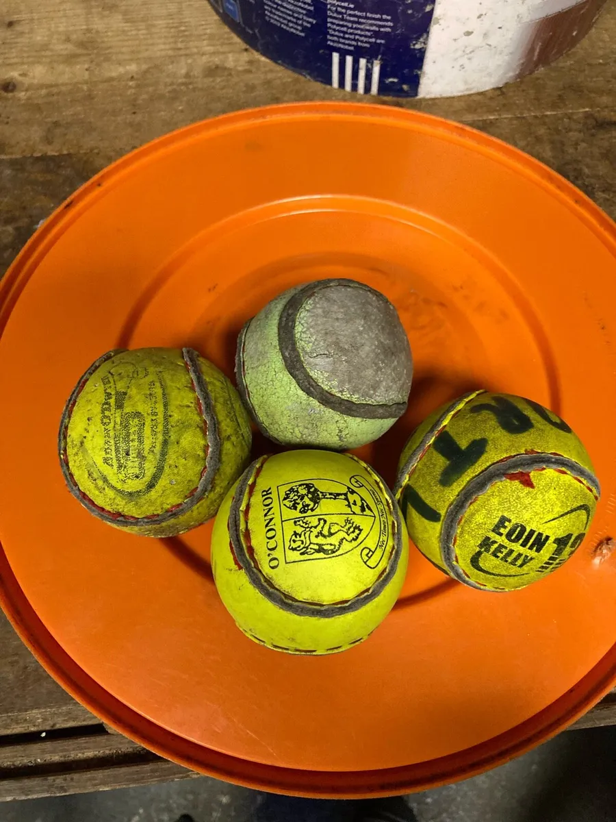 Hurling sliotars - Image 1
