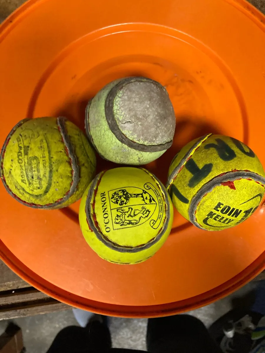 Hurling sliotars - Image 2