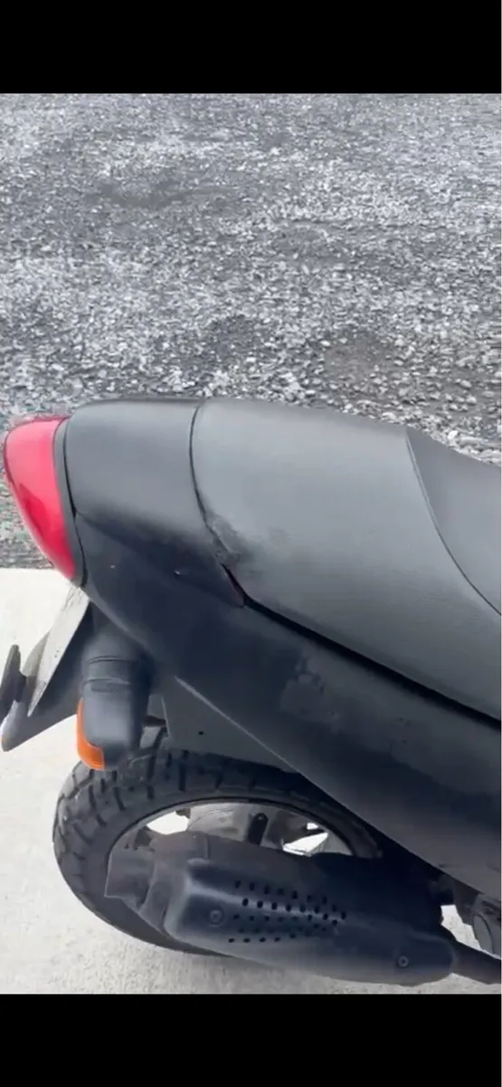 50cc Suzuki scooter - Image 2
