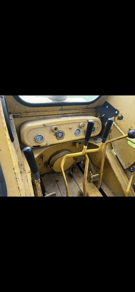 Loading shovel - Image 3