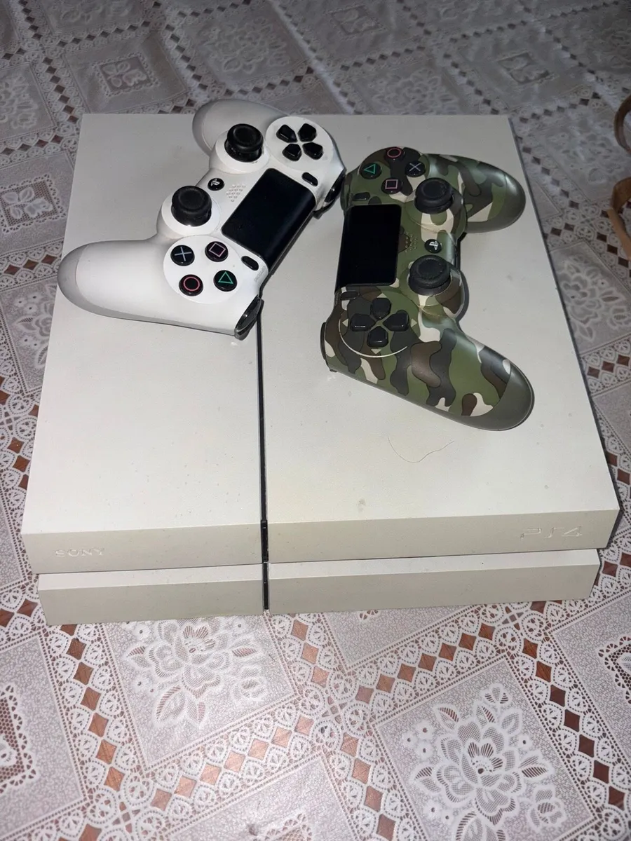 PlayStation 4 - Image 1