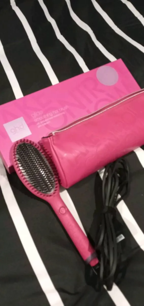 Ghd brush straightener - Image 1