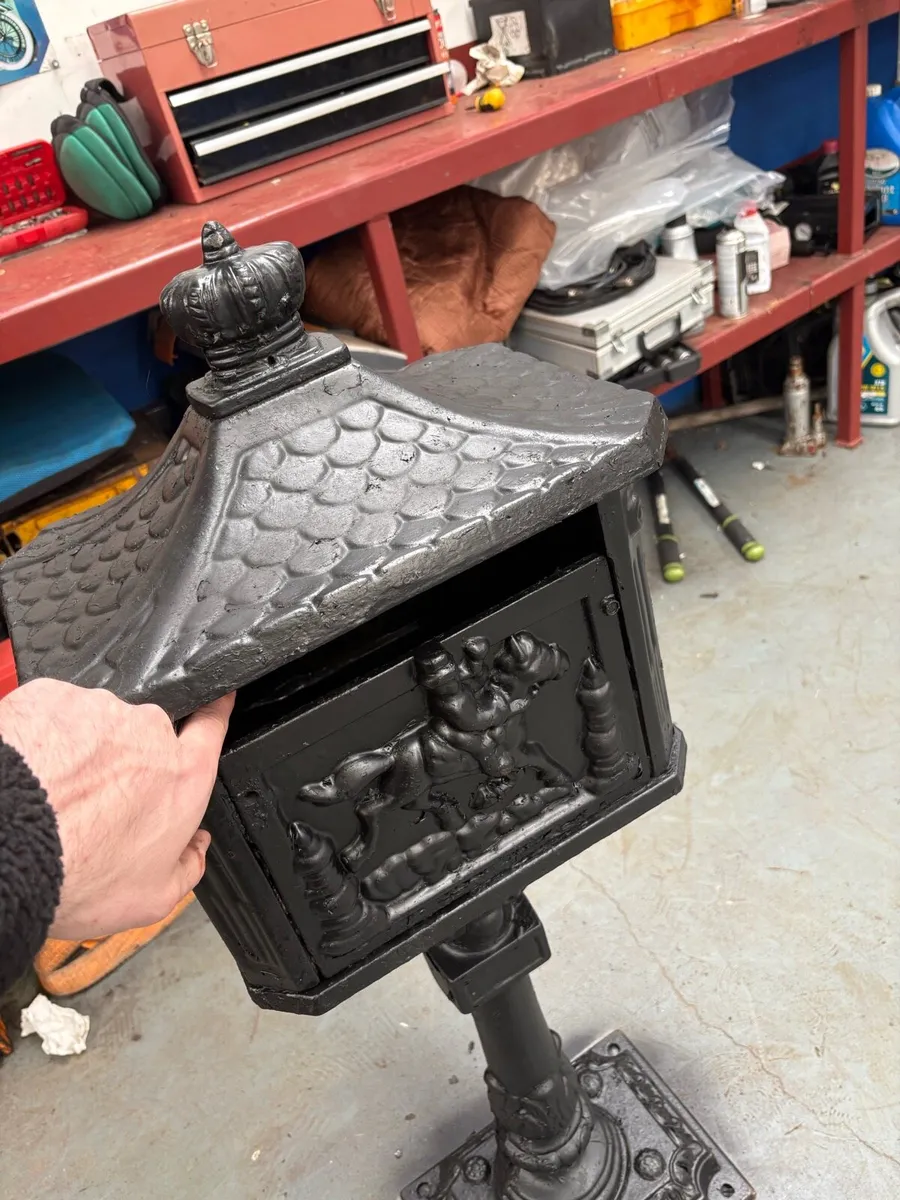 Cast Iron Vintage Letterbox - Image 4