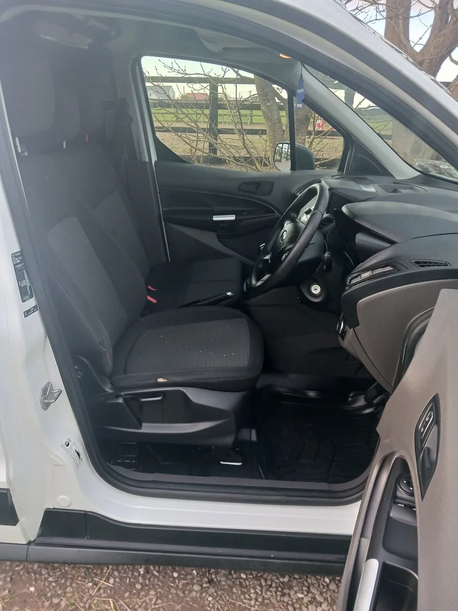 Ford Transit Connect - Image 2