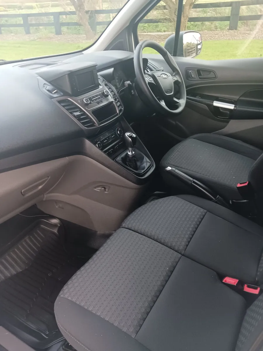 Ford Transit Connect - Image 3