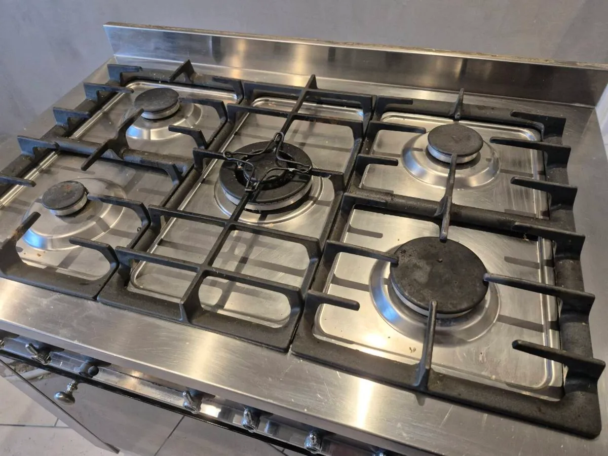 FREE electric oven and gas hob - Image 2