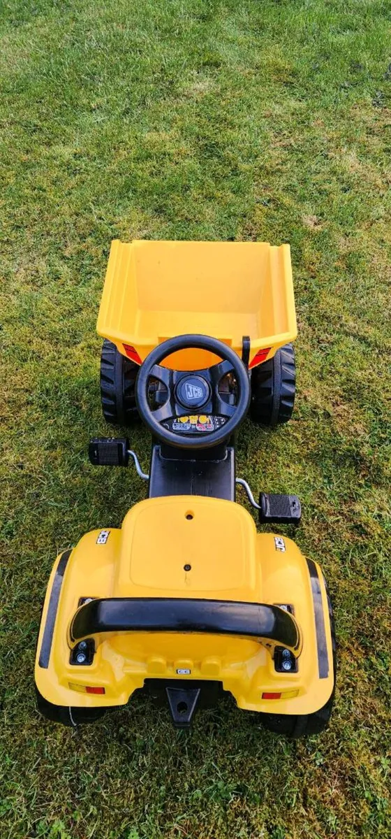 Rolly Toy JCB tipper ride on - Image 3