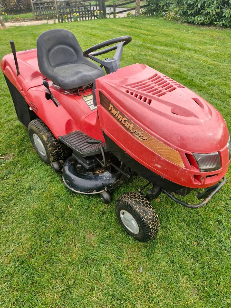 Castlegarden ride on mower Delivery available - Image 4