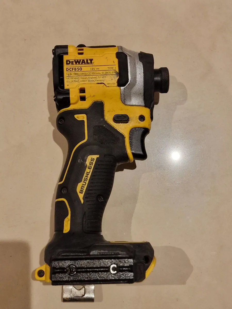 Dewalt  DCF 850 - Image 3