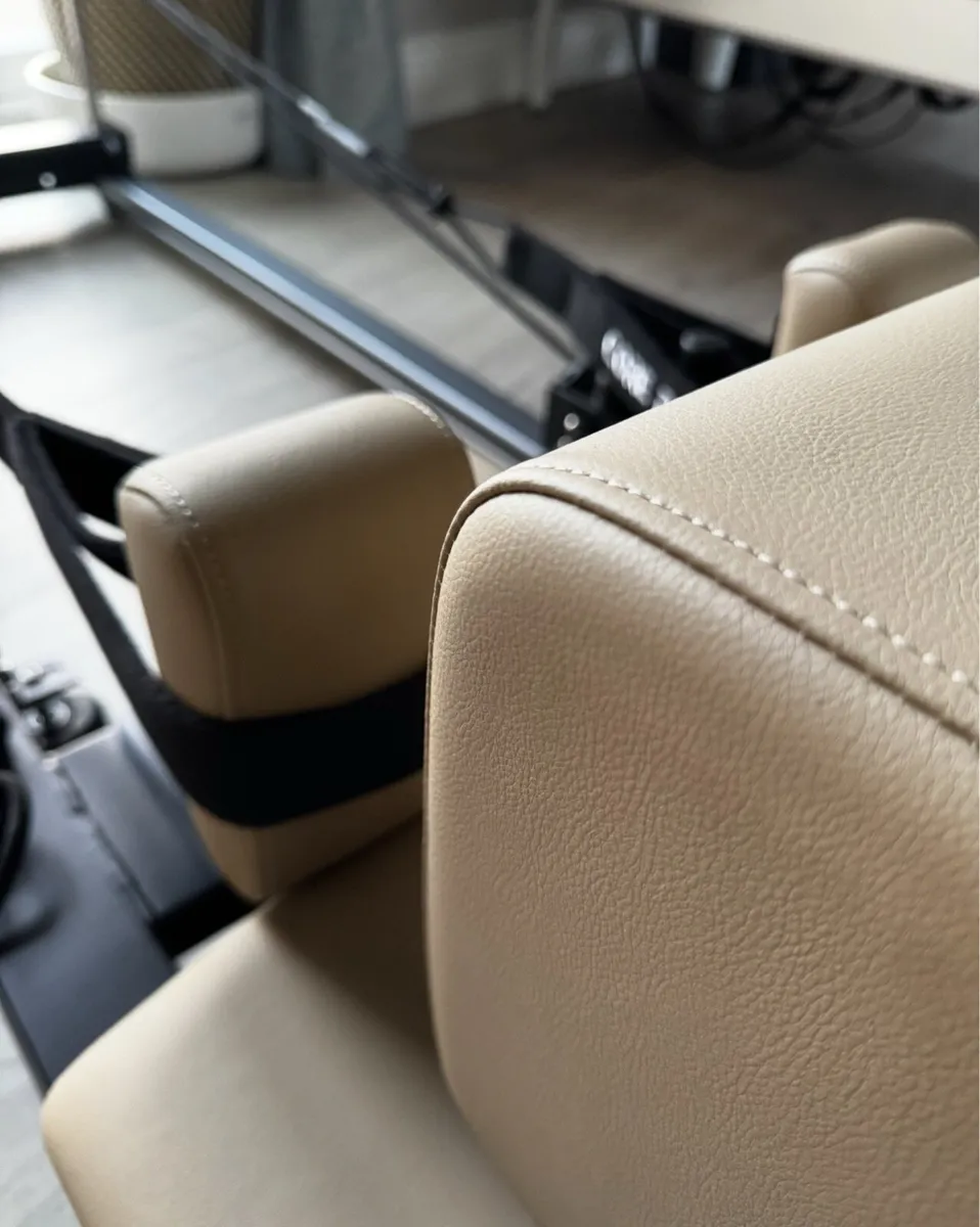 Reformer incl Box & Jumpboard - Image 3