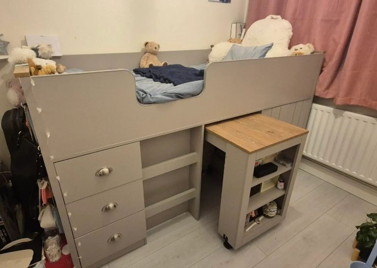 Mid Sleeper - Image 1