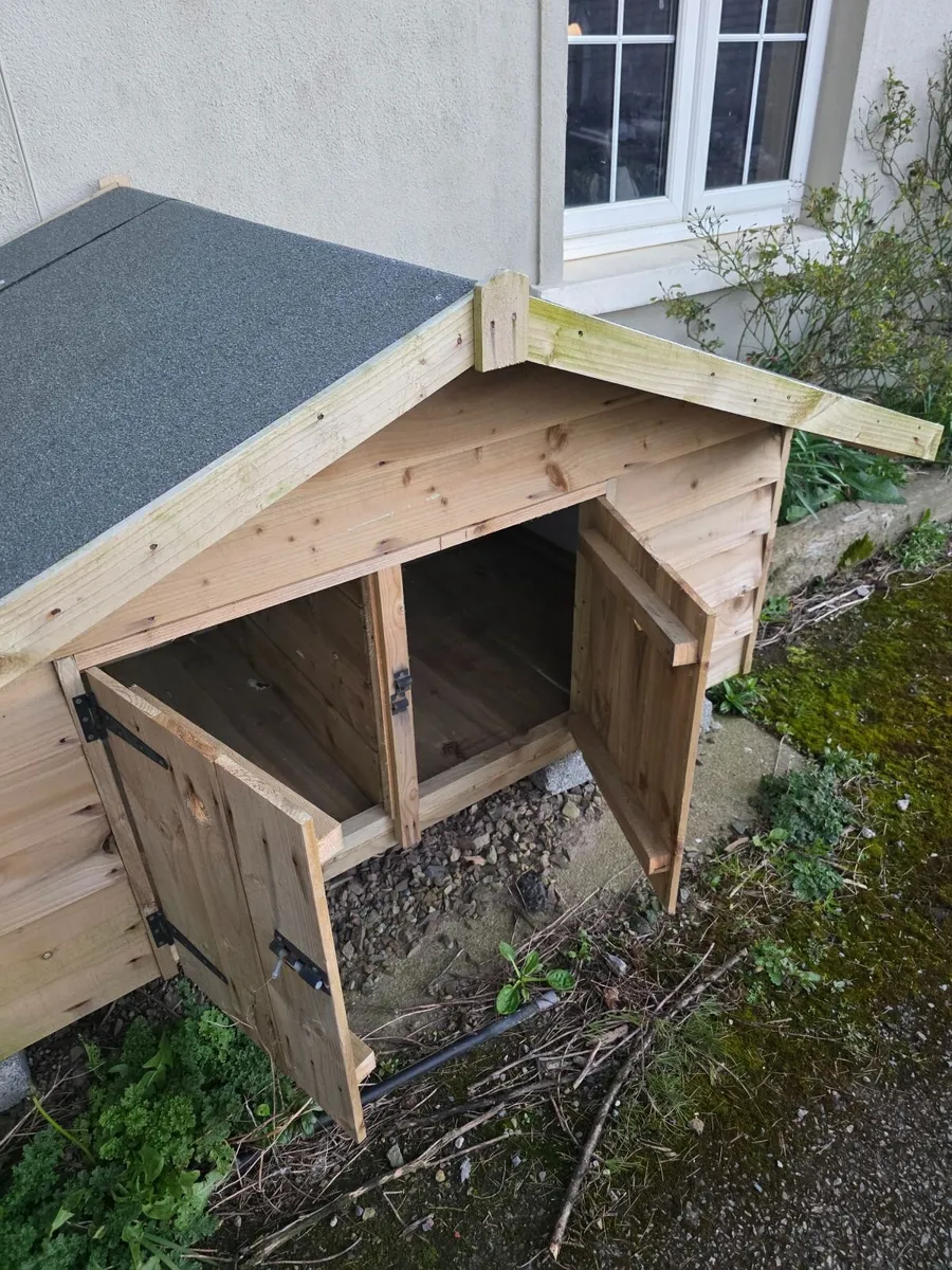 Dog house - Image 1