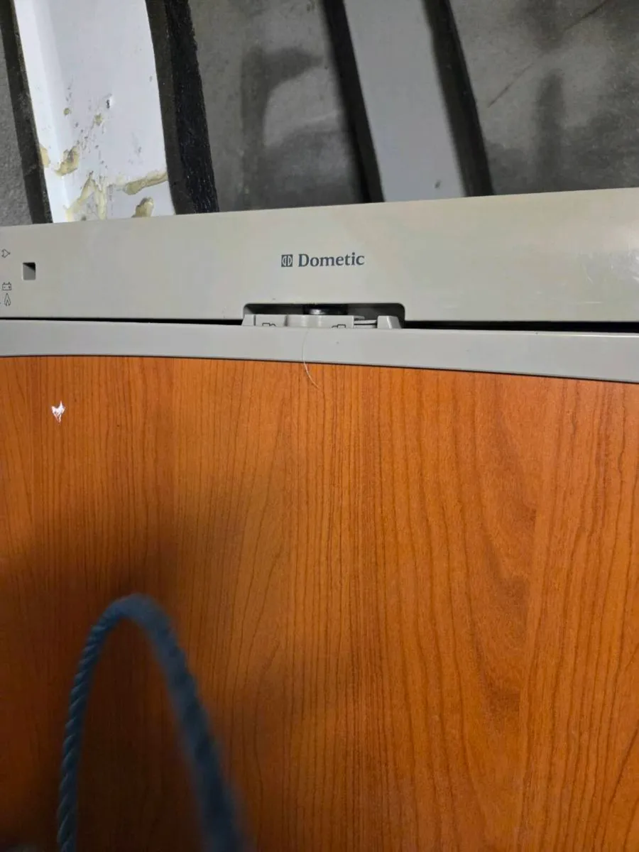 3 way fridge - Image 4