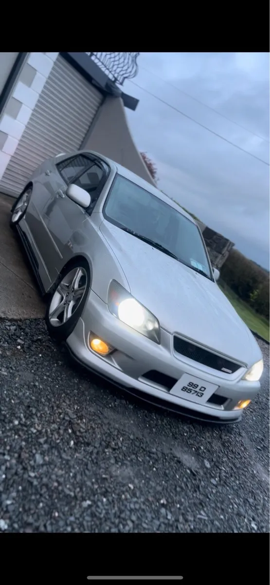 Toyota altezza - Image 1