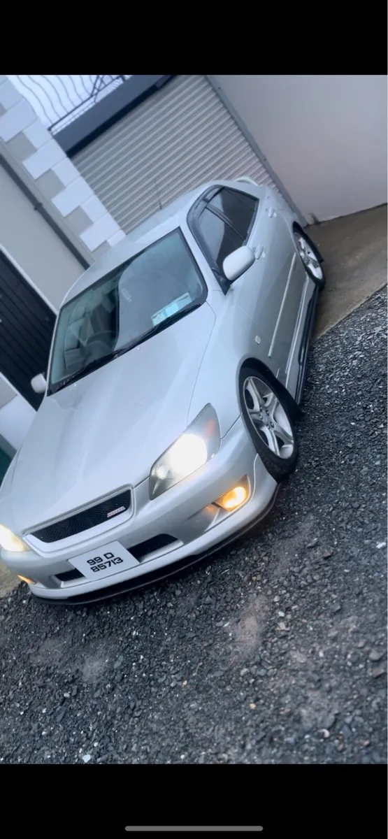 Toyota altezza - Image 2