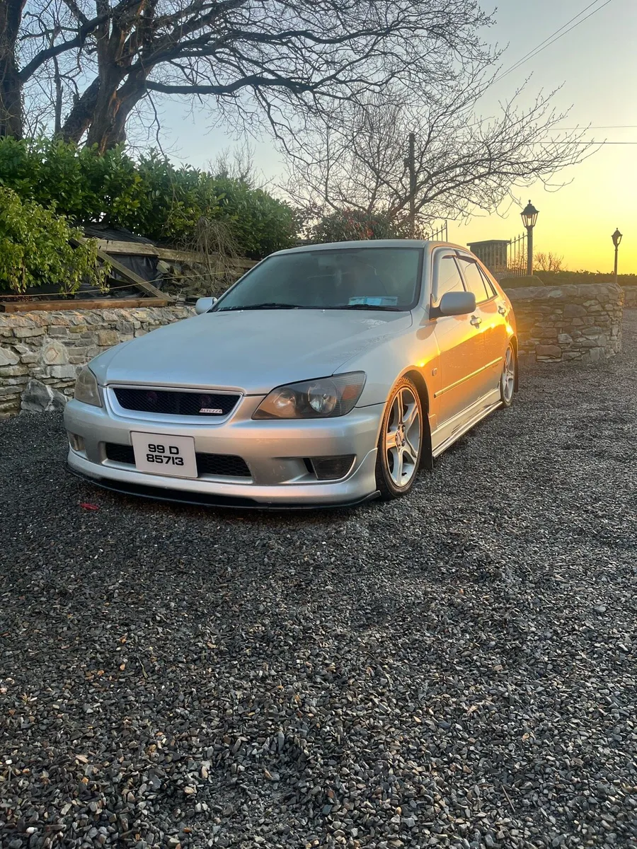 Toyota altezza - Image 4