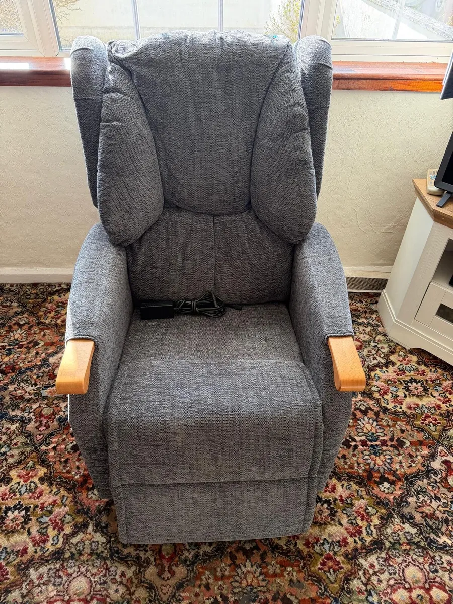 WILCARE Electric Reclining Chair/ Recliner - Image 1