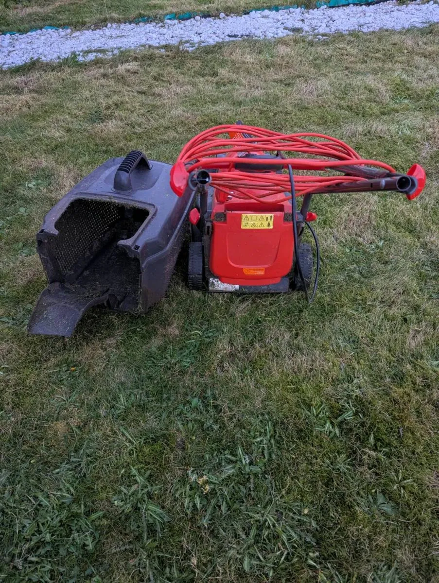 Flymo Chevron 32 Lawnmower - Image 3