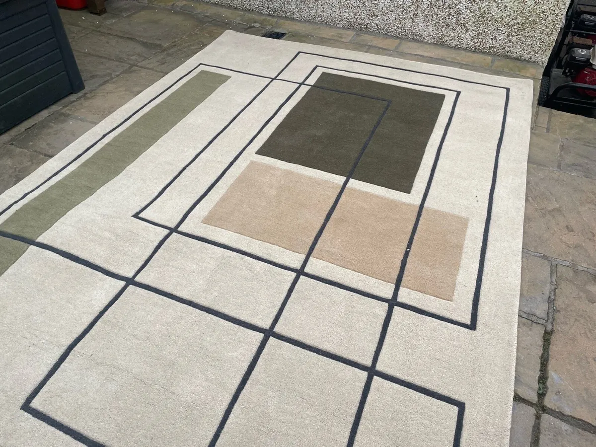 Reef Outline Khaki Rug 200x290 - Image 3