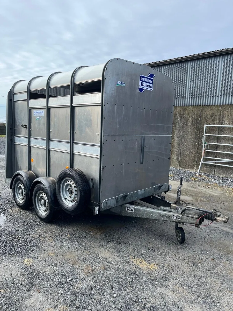 Cattle box - Image 1