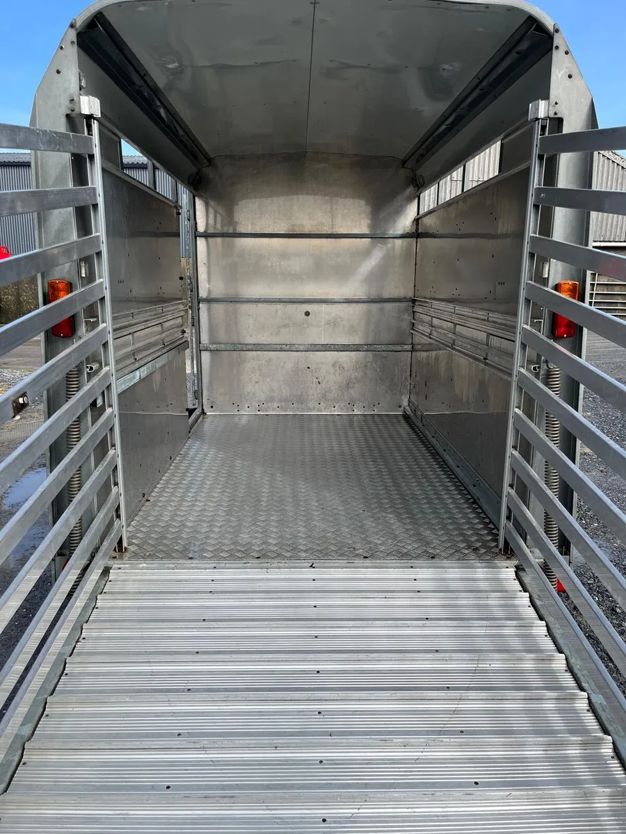 Cattle box - Image 2