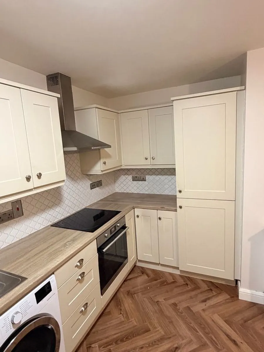 Full Kitchen - Image 2