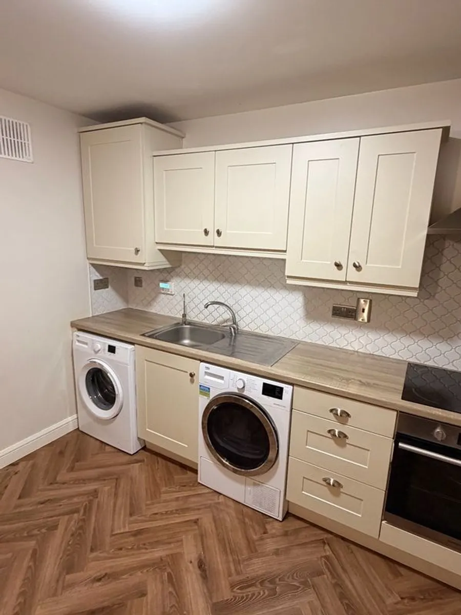 Full Kitchen - Image 3