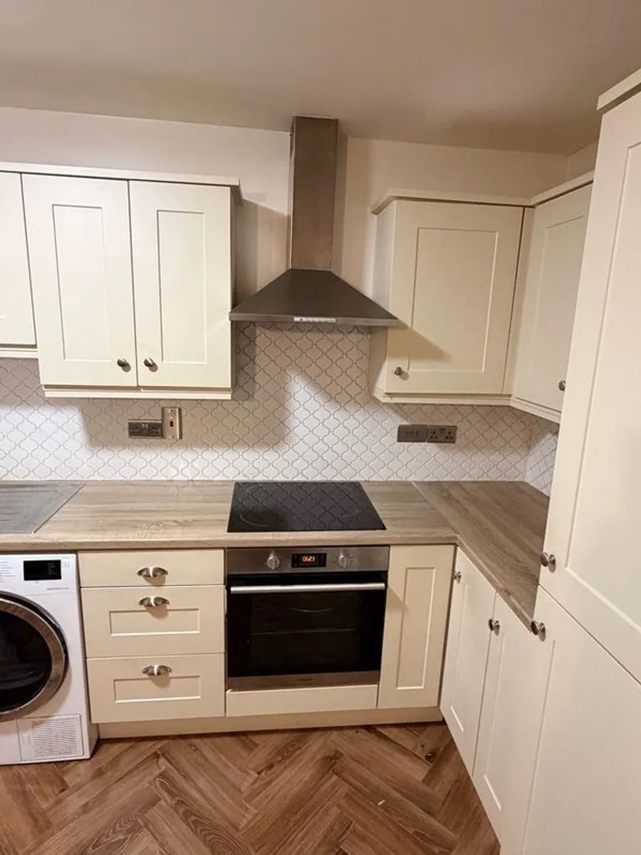 Full Kitchen - Image 4