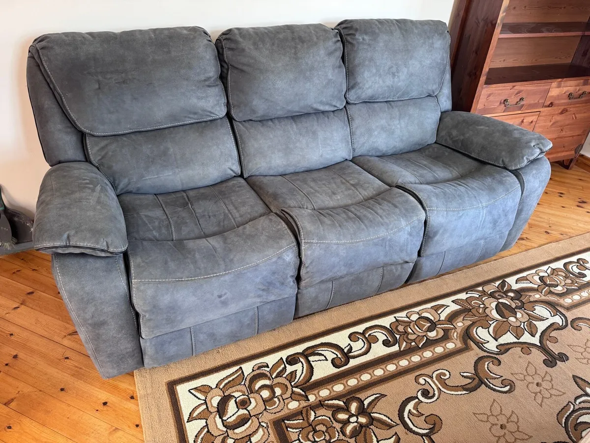 3 seater electric recliner sofa - Image 2