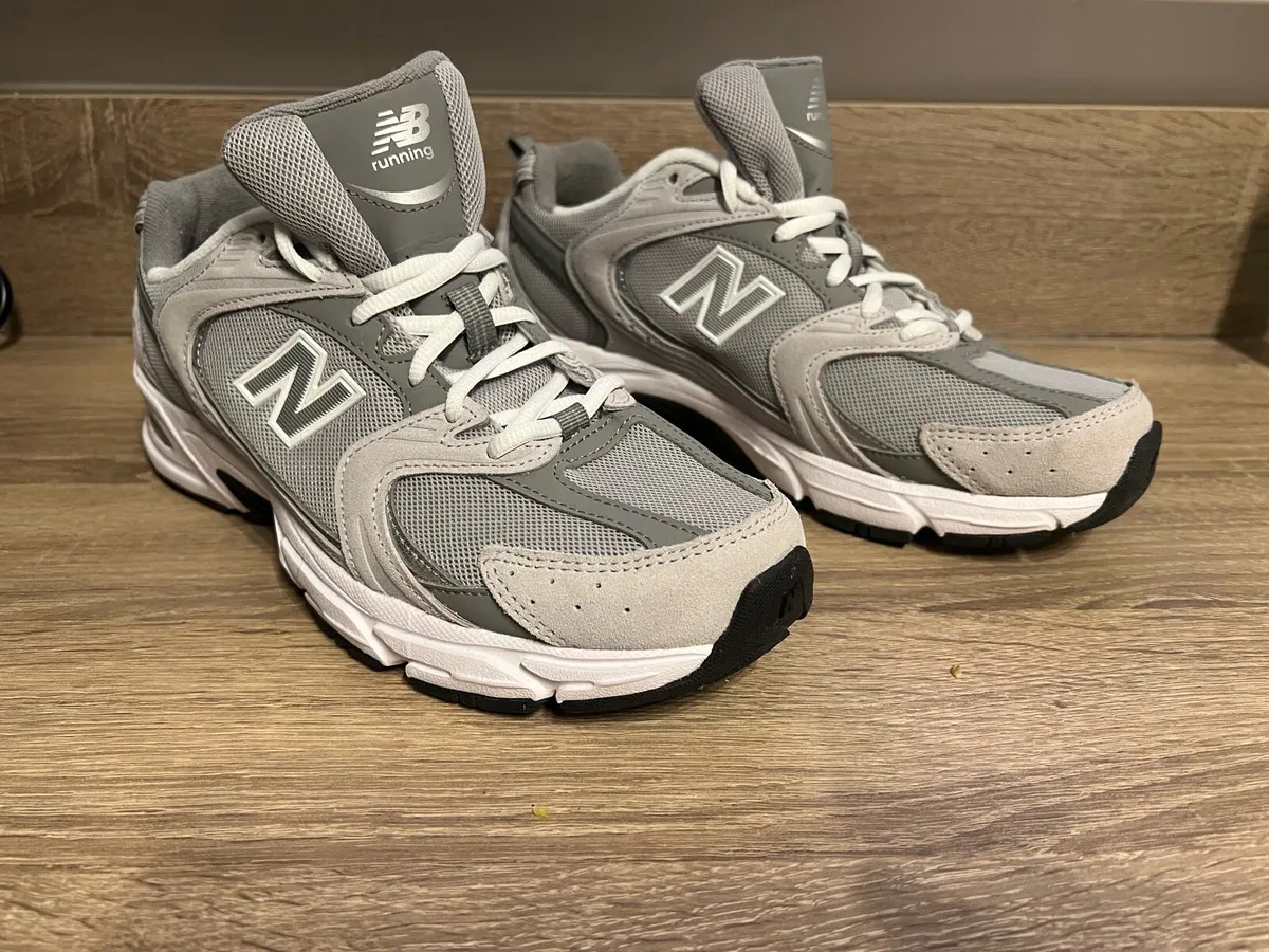 BRAND NEW-NEW BALANCE 530 TRAINERS - Image 2